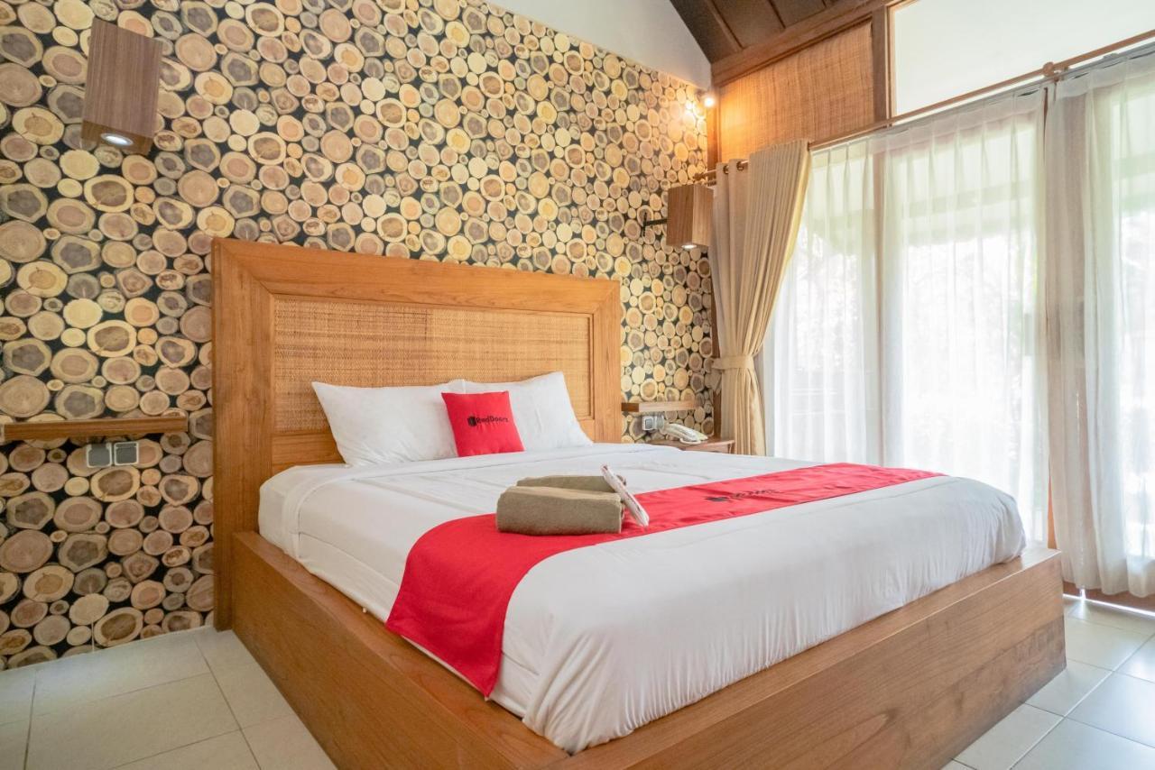 Reddoorz Plus @ Raya Senggigi Lombok Exterior photo