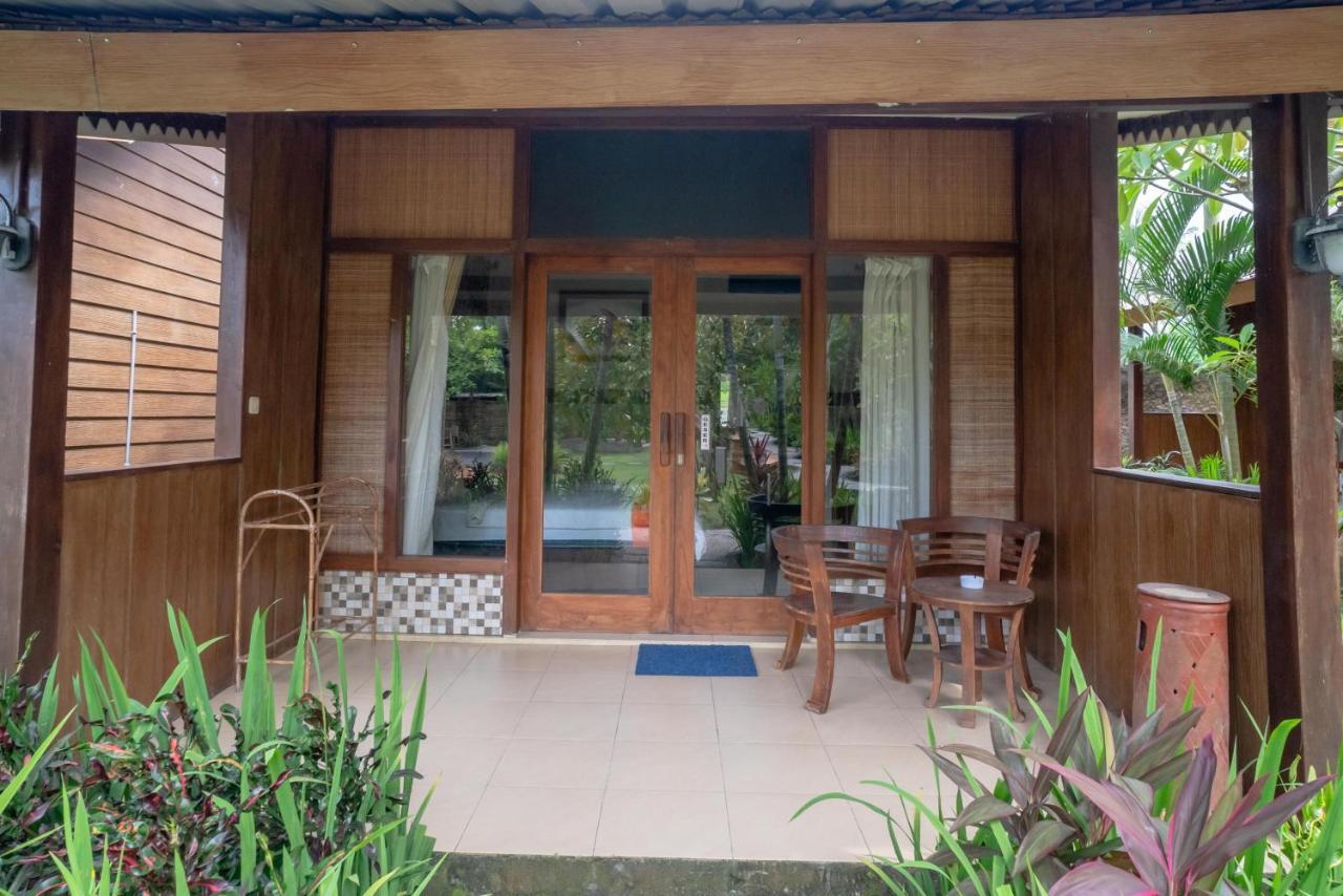 Reddoorz Plus @ Raya Senggigi Lombok Exterior photo