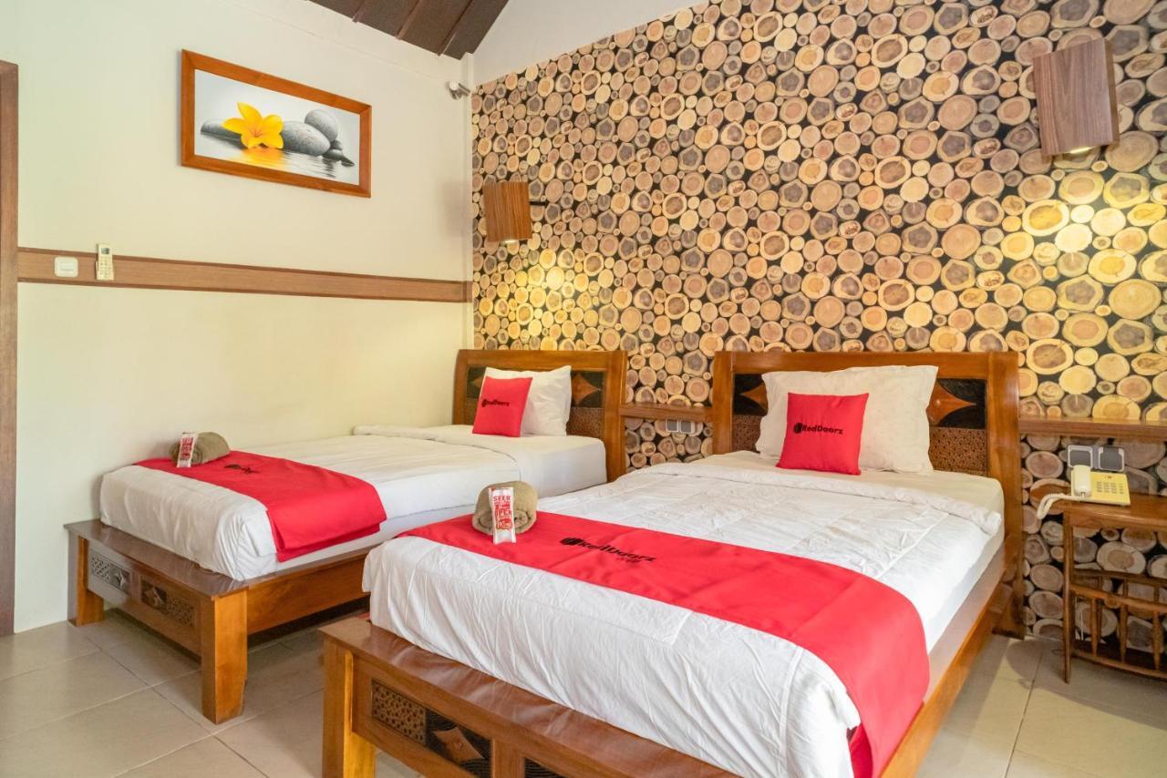 Reddoorz Plus @ Raya Senggigi Lombok Exterior photo