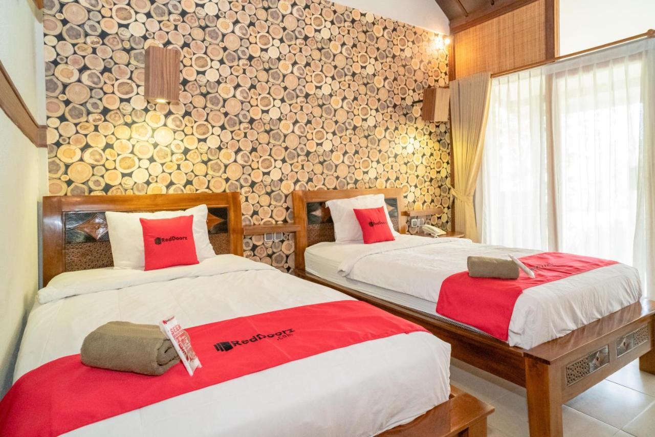 Reddoorz Plus @ Raya Senggigi Lombok Exterior photo