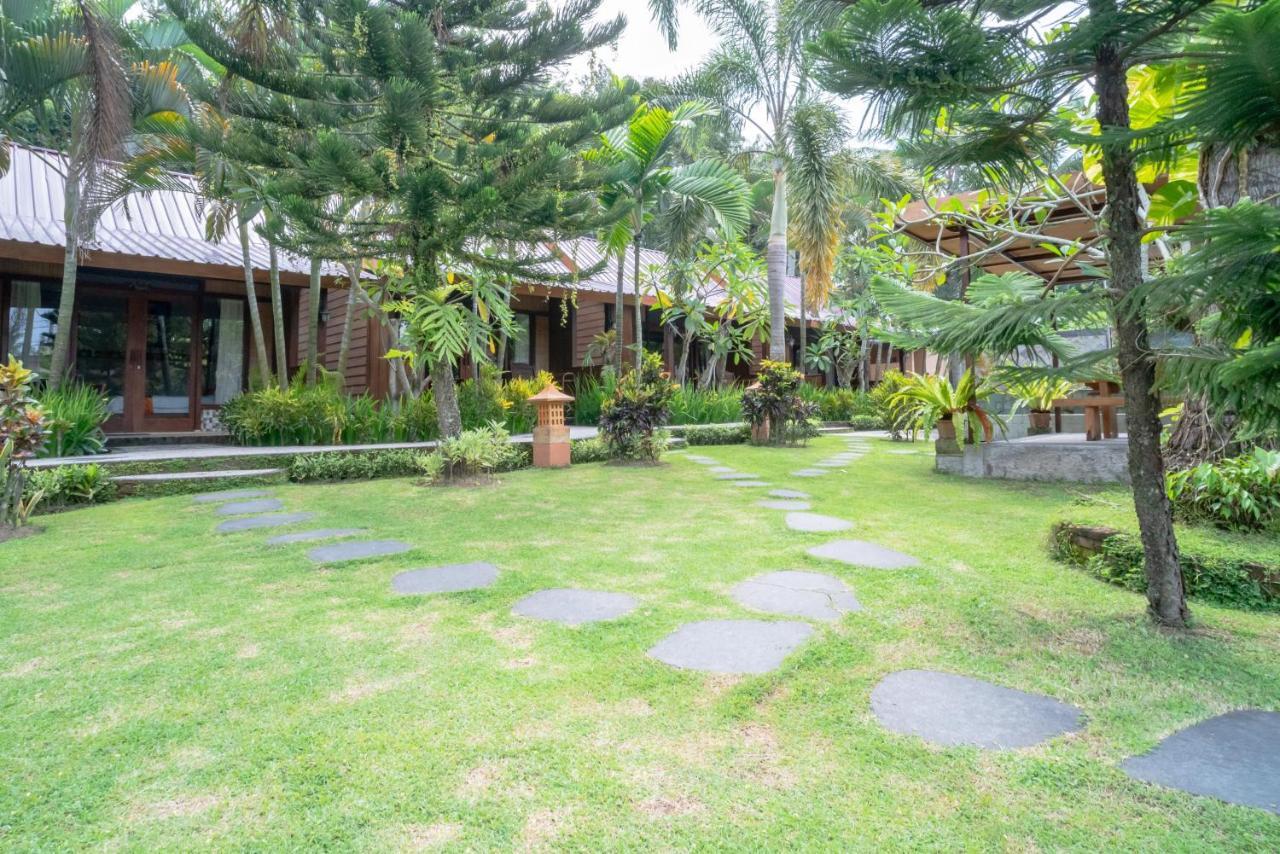 Reddoorz Plus @ Raya Senggigi Lombok Exterior photo