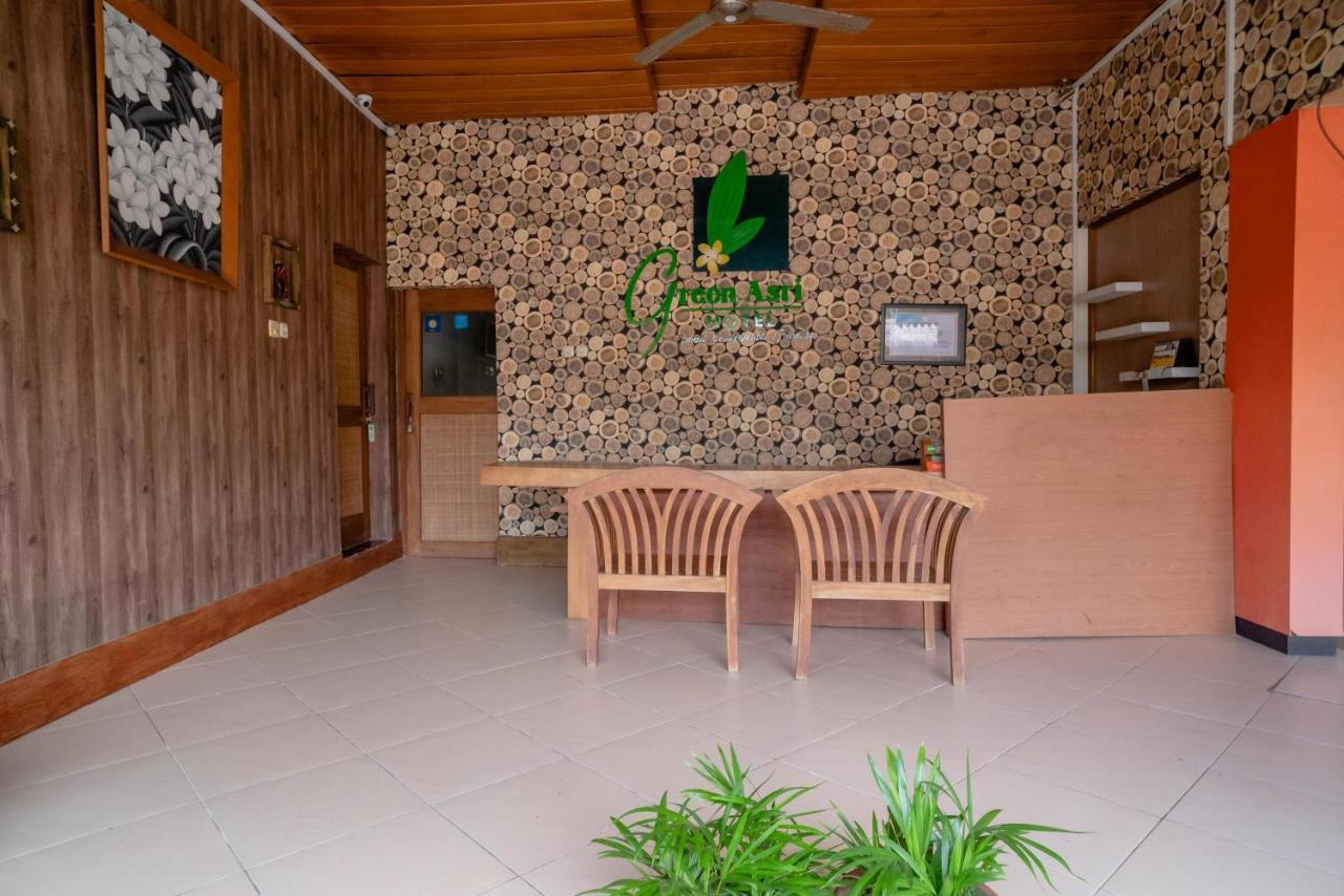 Reddoorz Plus @ Raya Senggigi Lombok Exterior photo