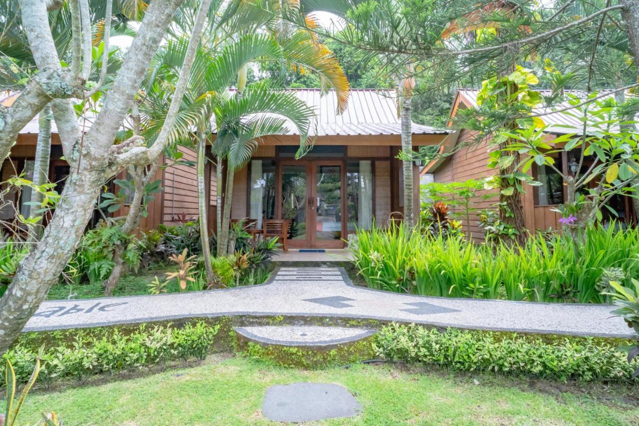 Reddoorz Plus @ Raya Senggigi Lombok Exterior photo