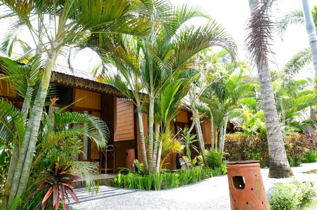 Reddoorz Plus @ Raya Senggigi Lombok Exterior photo