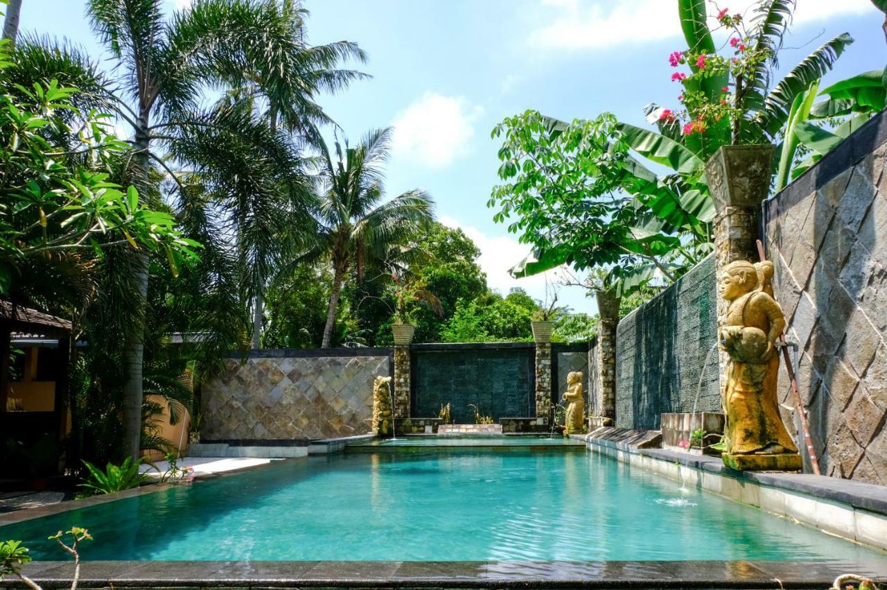 Reddoorz Plus @ Raya Senggigi Lombok Exterior photo