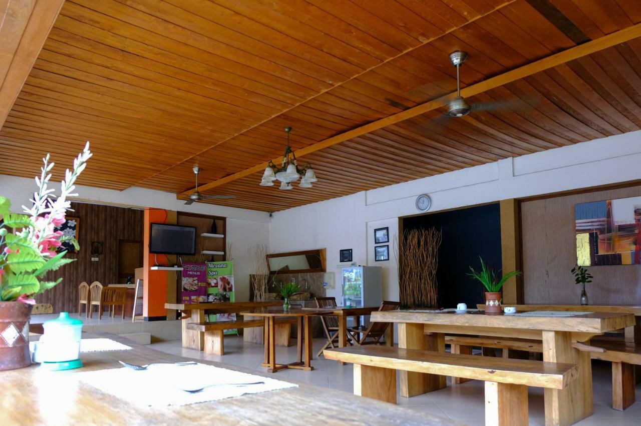 Reddoorz Plus @ Raya Senggigi Lombok Exterior photo