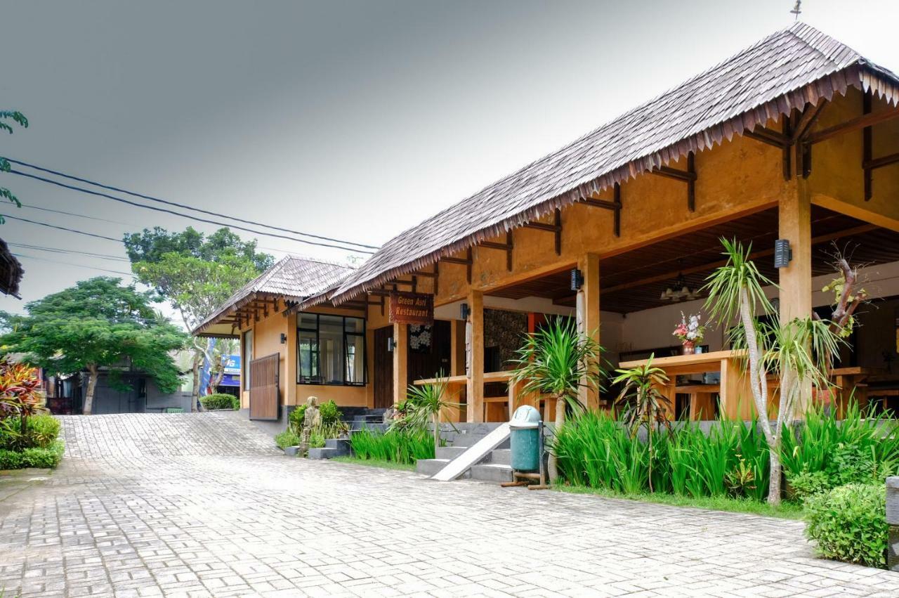 Reddoorz Plus @ Raya Senggigi Lombok Exterior photo
