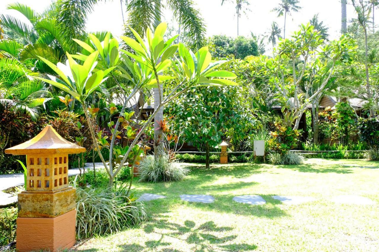 Reddoorz Plus @ Raya Senggigi Lombok Exterior photo