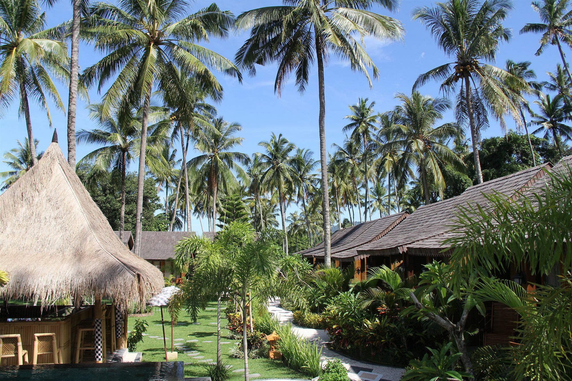 Reddoorz Plus @ Raya Senggigi Lombok Exterior photo
