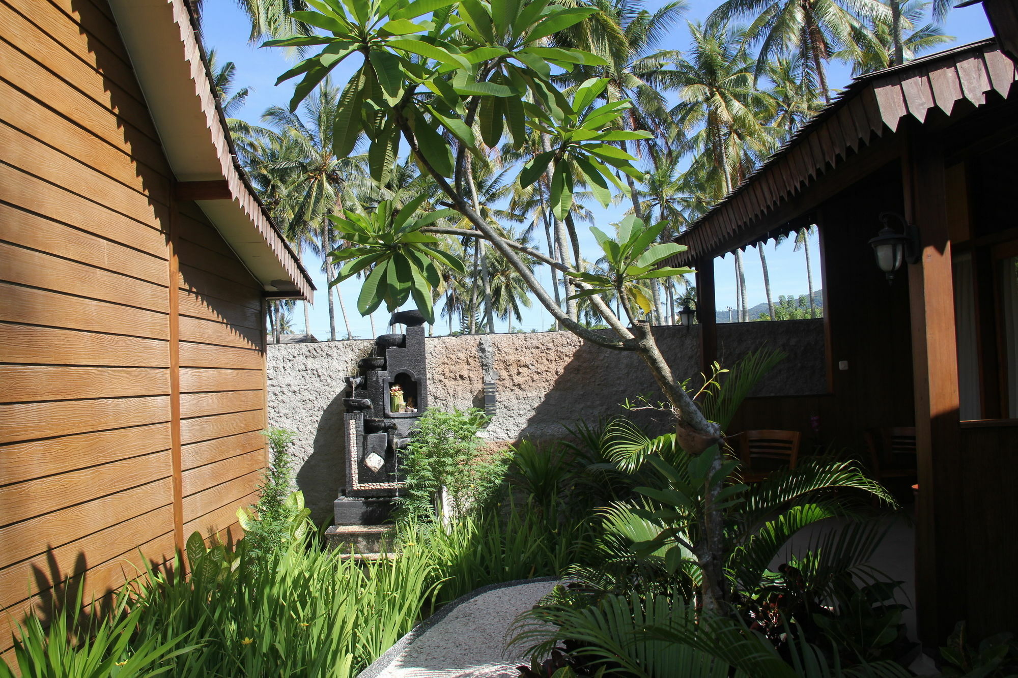 Reddoorz Plus @ Raya Senggigi Lombok Exterior photo